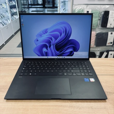 LG Gram 16 16", Intel Core i5, 16 GB / 512 GB SSD, Black