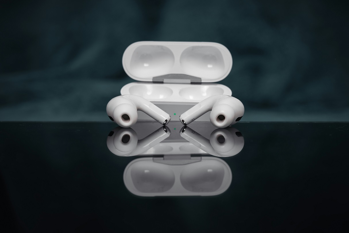 AirPods Pro 3: firmware 8B40, Apple H3 chip, Lossless Audio and