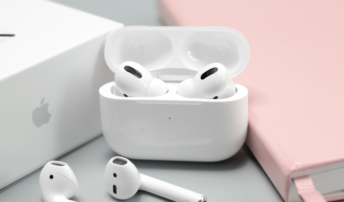 How to Connect AirPods to an iPhone: Step-by-Step Guide and