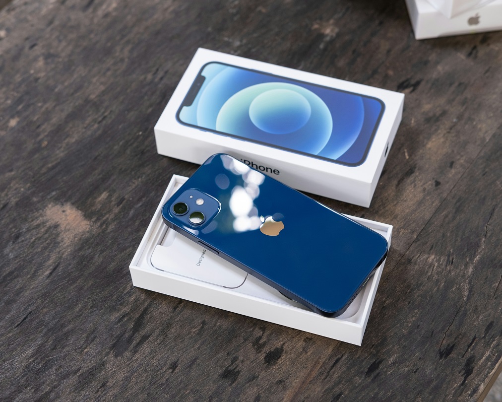 Cum să cureți iPhone-ul înainte de vânzare