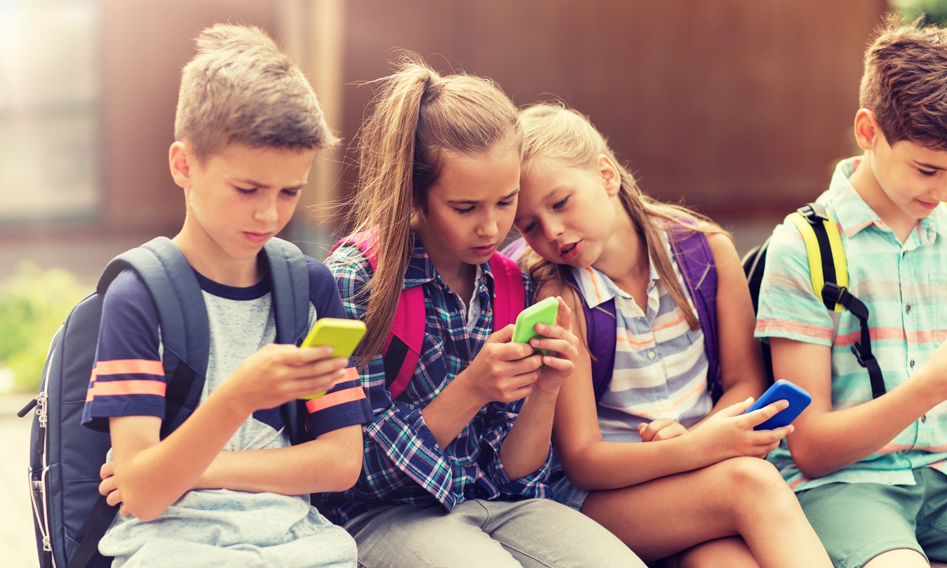 TOP 5 iPhone pentru elevi