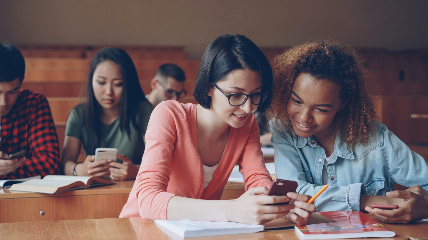 TOP 5 smartphone-uri pentru studenți