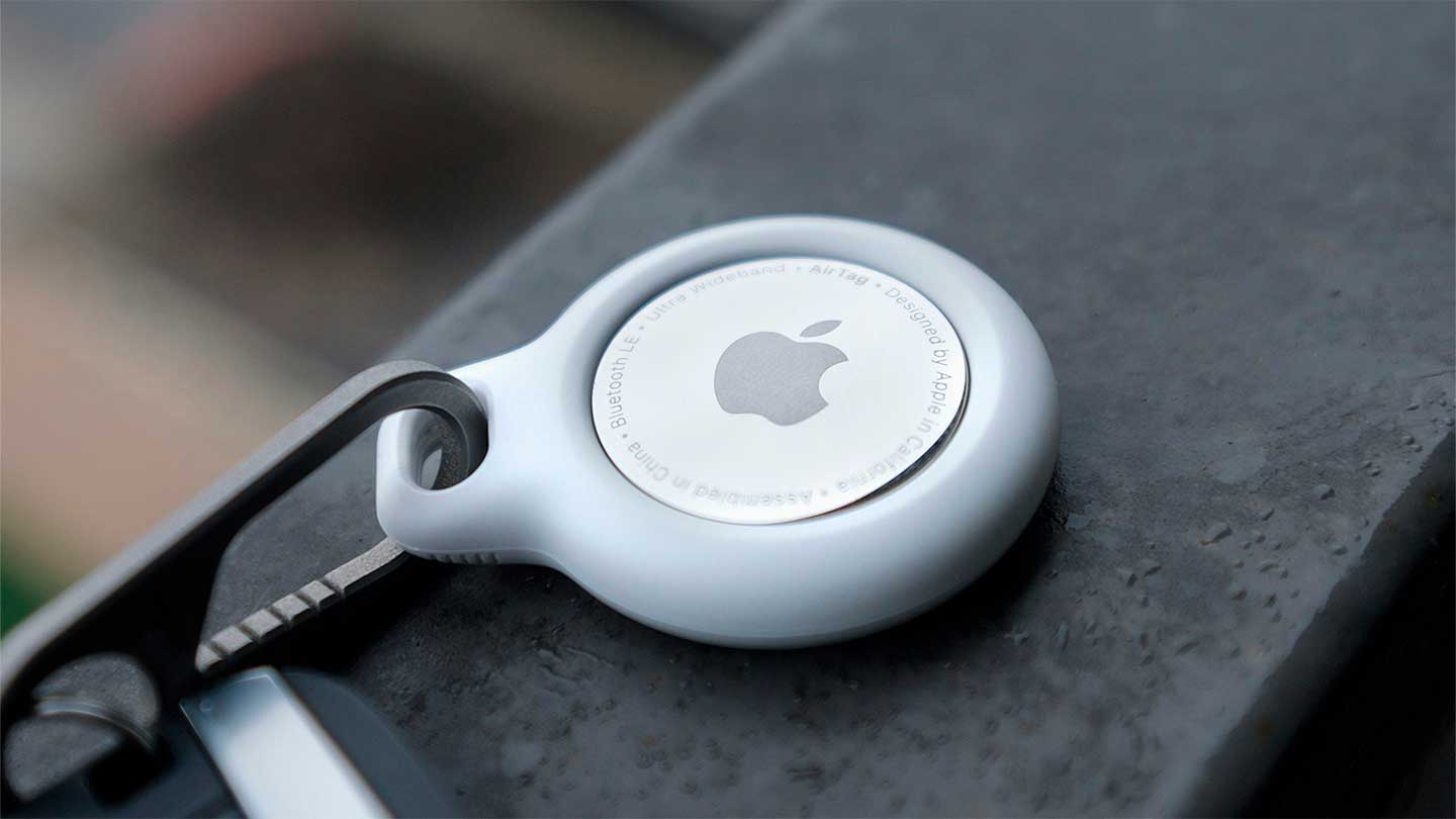 AirTag: как работает умный трекер от Apple